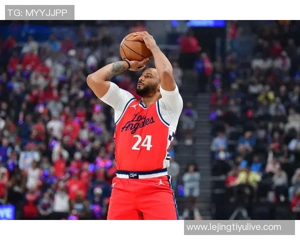 鲍威尔高效表现25分钟内砍下23分6助攻助力球队胜利