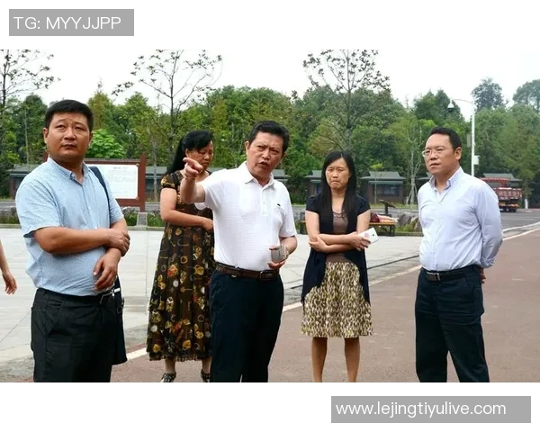 拉拉维亚分享球队会议积极氛围强调团结与建设性沟通的重要性